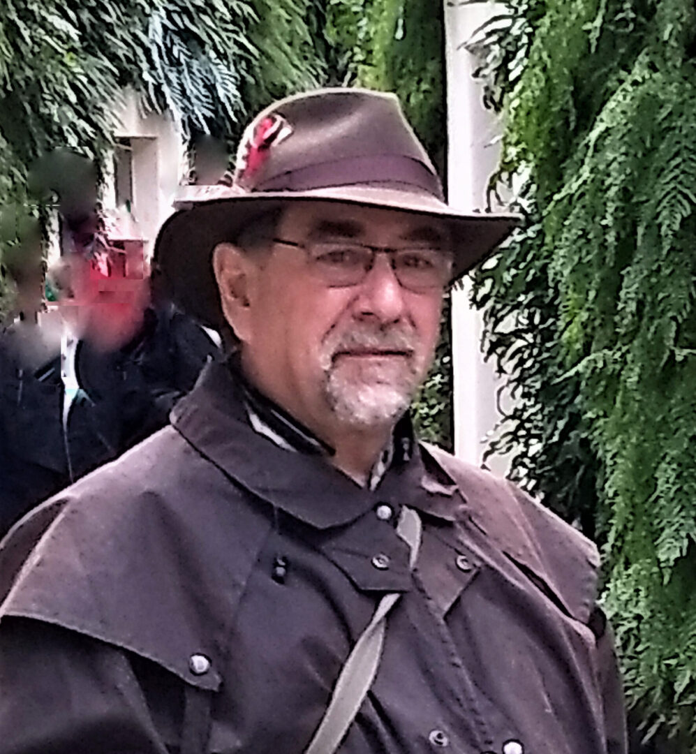 Lee Goldberg in trenchcoat 1-6-19 retouched cropped rotated